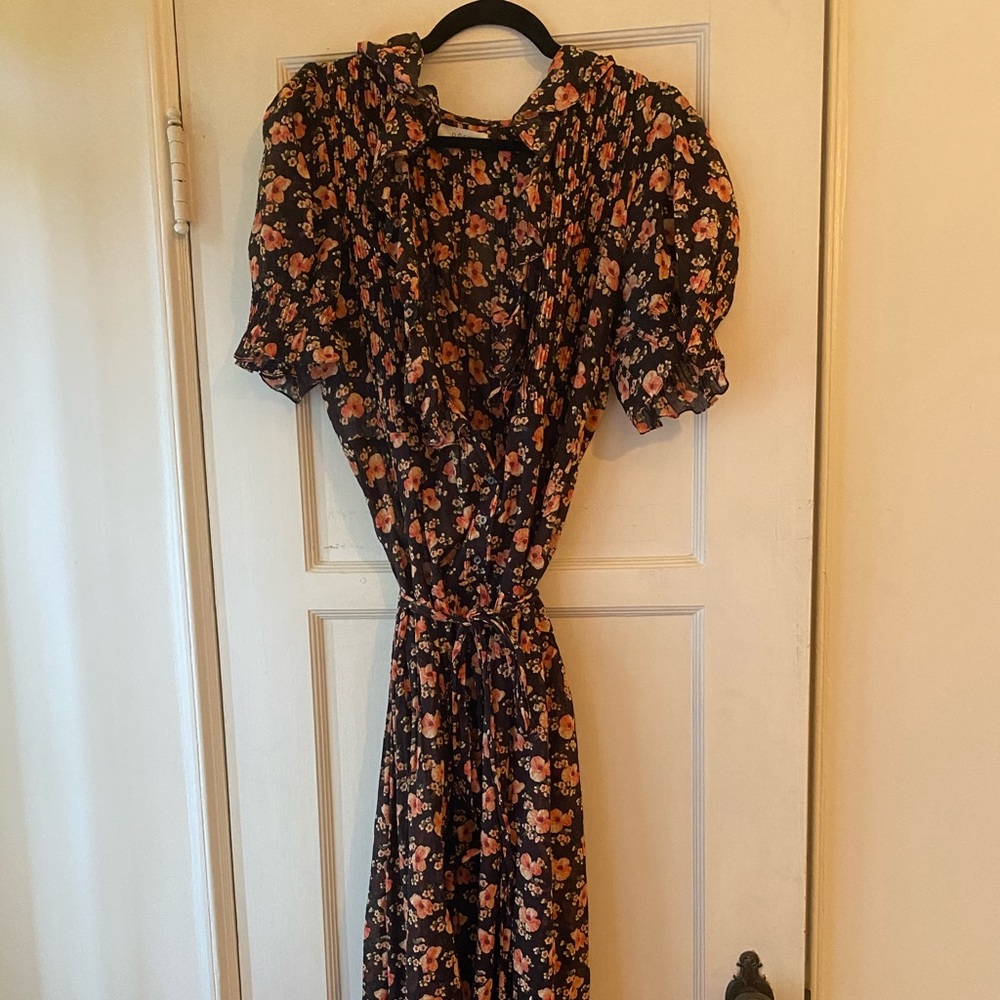 Dôen midi floral dress.